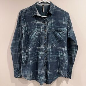 🔥Free People women’s Blue Plaid Shirt🔥